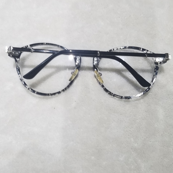 Geek Chic Frames - Picture 8 of 8